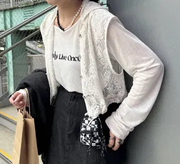 Kastane (카스타네) 레이스 슬리브리스 후드티