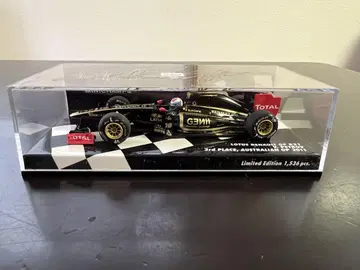 F1 로터스 르노 GP R31 V. 페트로프 1:43