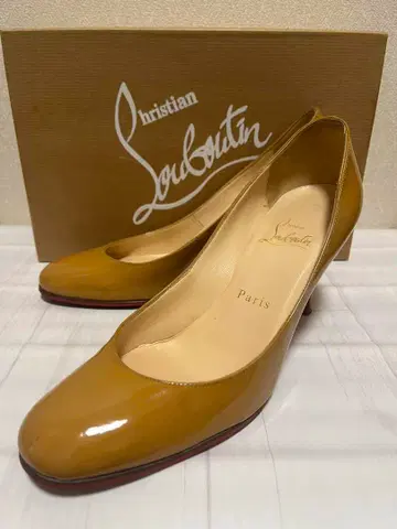 크리스찬루부탱 베이지 하이힐