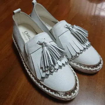 프린지 화이트 슬립온 23.5cm