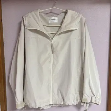 NICE CLAUP 아이보리 마운틴 후드티