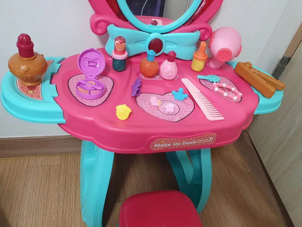 Makeup Desk Beautiful Princess Dressing Table Yooa Girls' Dressing Table