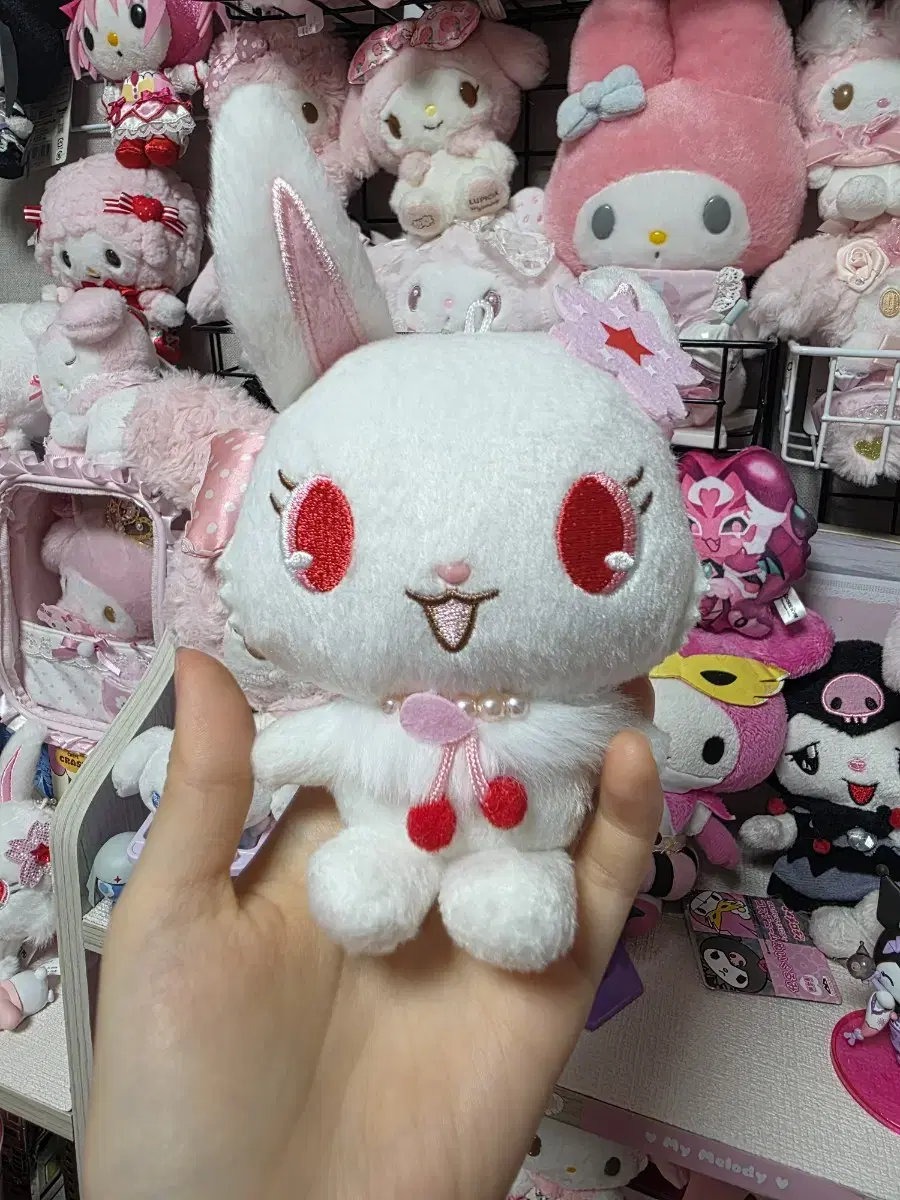 산리오 쥬얼펫 팝업스토어 한정 루비 인형