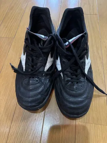 Mizuno 풋살화 블랙/화이트 27cm