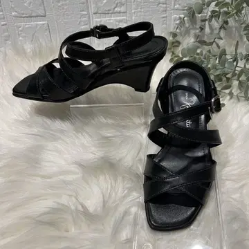 긴자 카네마츠 스트랩 샌들 블랙 검정 가죽 21.5cm