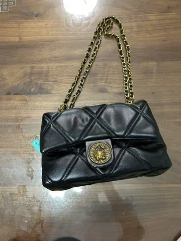 블랙 퀼팅 숄더백