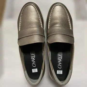 CHARLE 브라운 골드 슬립온 22.5cm