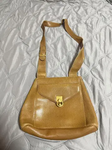BALLY 카멜 가죽 숄더백