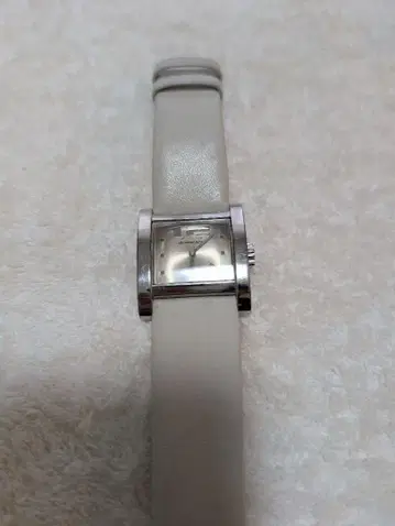 오리엔트 스타 오토매틱 시계 화이트