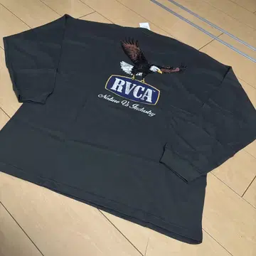 RVCA 이글 프린트 긴팔 티셔츠 블랙