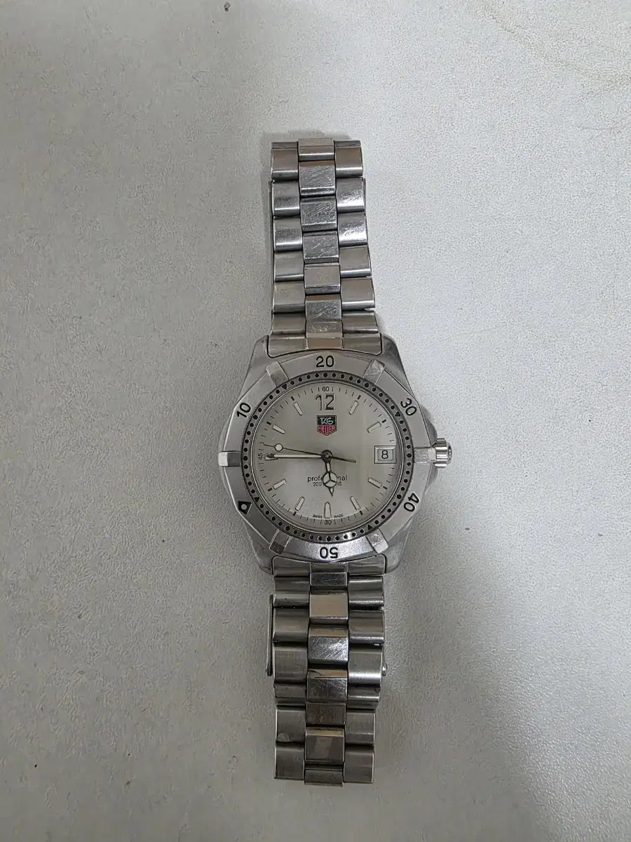 Tag Heuer Professional 200
