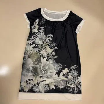 LAPINE 꽃무늬 반팔 튜닉 사이즈 40 블랙
