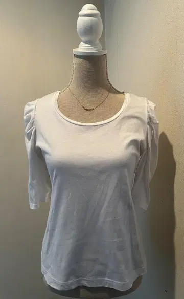 MADAM JOCONDE 마담 조콘다 화이트 티셔츠 사이즈 40
