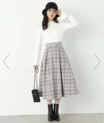 PROPORTION BODY DRESSING 턱 플레어 스커트