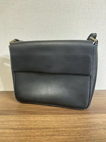 블랙 가죽 숄더백