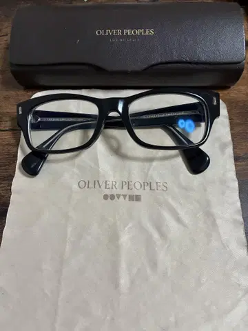 OLIVER PEOPLE 안경 케이스 포함