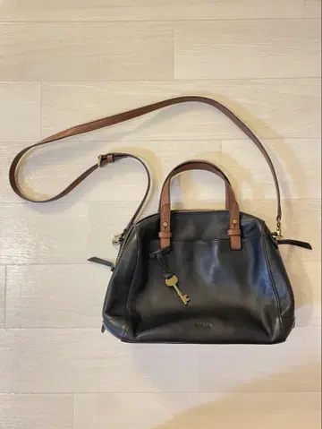 FOSSIL 소가죽 숄더백