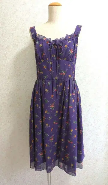 ANNA SUI 보라색 꽃무늬 슬리브리스 원피스