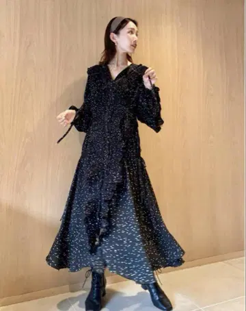SNIDEL 플리츠 프릴 디테일 원피스