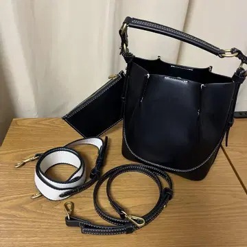 자라 블랙 숄더백