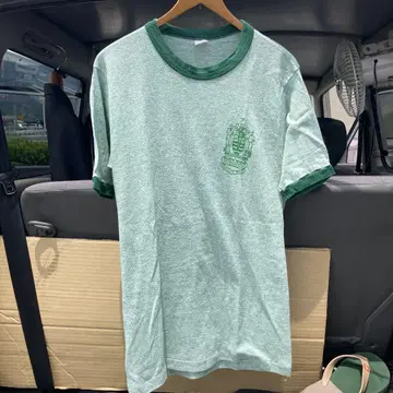 링거 티셔츠 밴쿠버