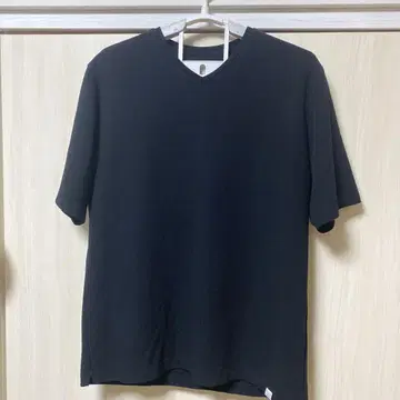 MACKINTOSH PHILOSOPHY 블랙 V넥 티셔츠