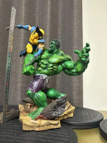마블 헐크 VS 울버린 피규어 동상 약 30cm