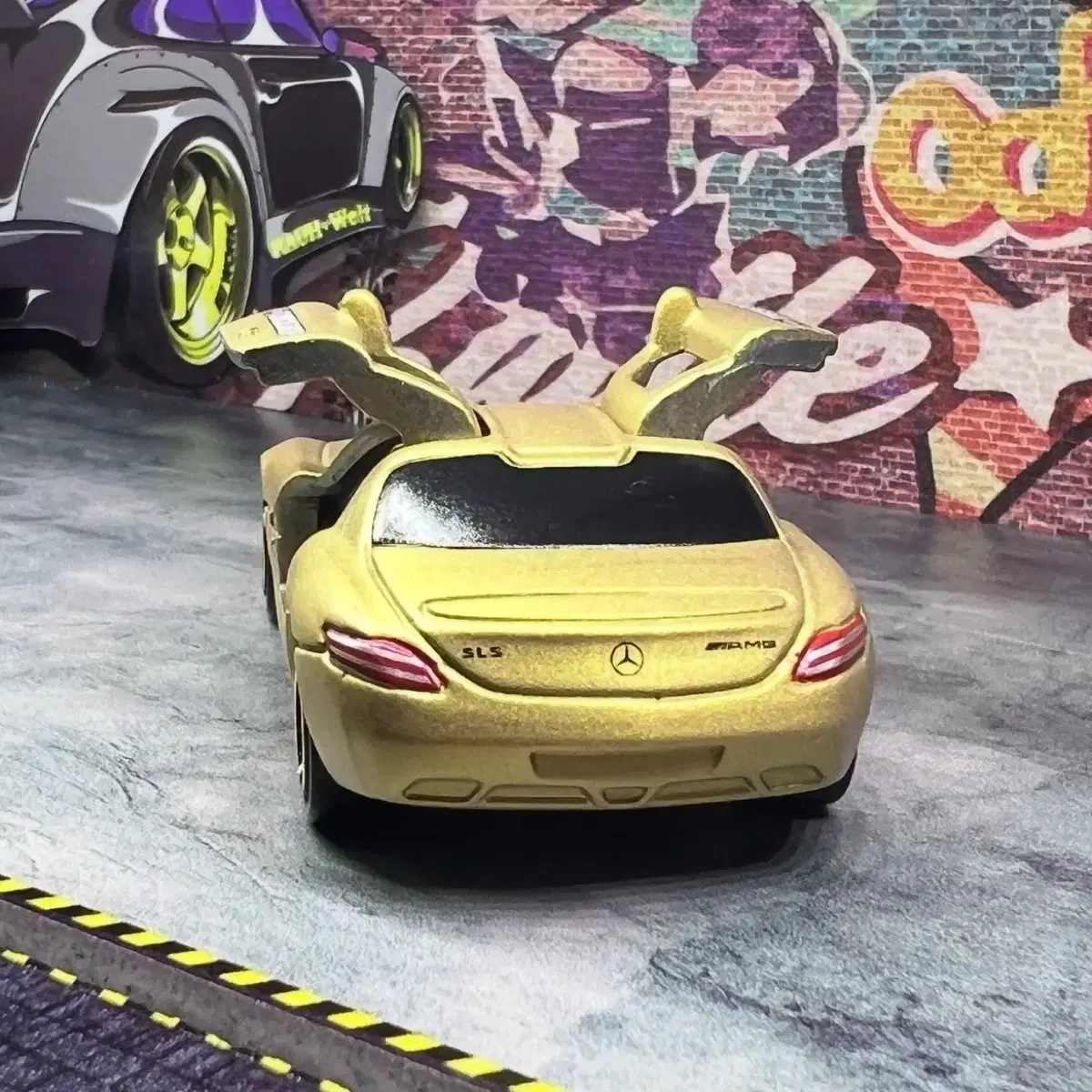 Tomica Shop Mercedes-benz SLS AMG Gold Miniature Car  #토미카,#메르세데스,#벤츠,#다이캐스트,#한정판 on Bunjang Global Site.