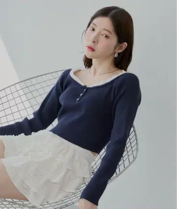 CHICO 프릴 도킹 헨리 니트