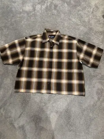 00's 짧은 길이의 섀도잉 셔츠 City boy