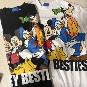 DISNEY BESTIES 티셔츠 M 사이즈 2장 세트 블랙과 화이트