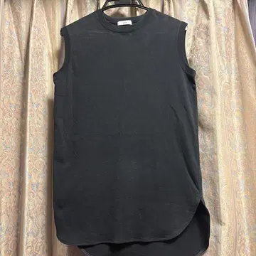 yori 백 프린트 탱크탑