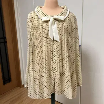 아이보리 도트 무늬 긴팔 블라우스 3L