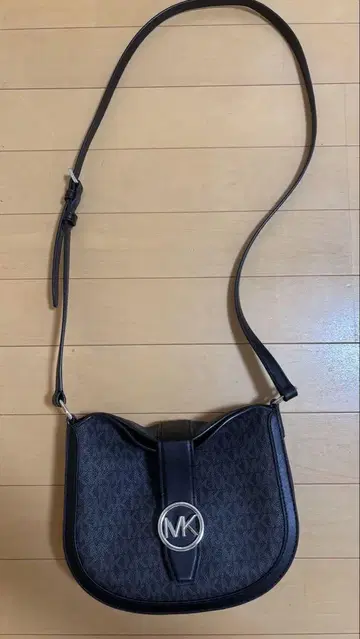 마이클코어스 숄더백