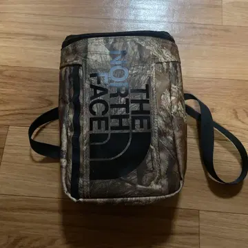 THE NORTH FACE 카모 패턴 숄더백