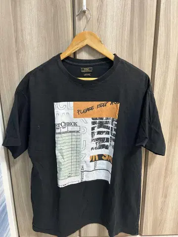 FREEMAN'S SPORTING CLUB 블랙 티셔츠