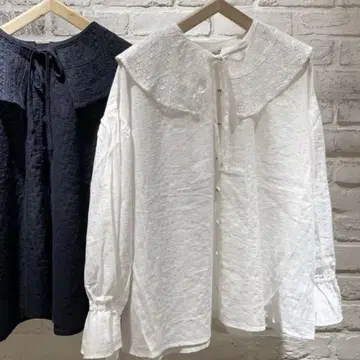 사만사 모스모스 탈부착 레이스 도비 블라우스 (오프)