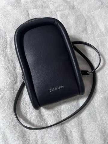 JW ANDERSON 블랙 가죽 숄더백