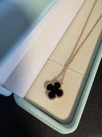 클로버 목걸이 블랙 오닉스 핑크 골드 18k 코딩
