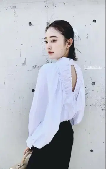 준시디움 수지 셔츠 / 화이트