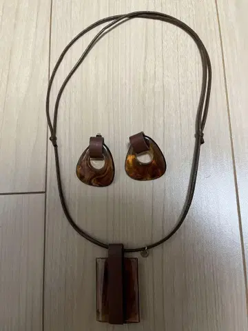 ear PAPILLONNER 목걸이 및 귀걸이