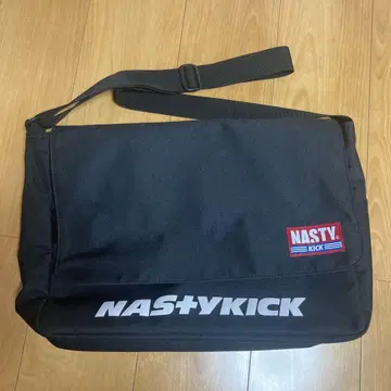 NASTY KICK 네스티 킥 숄더백 한국 구진모 착용