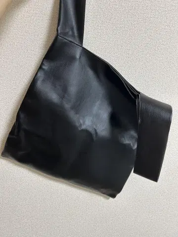 JEANASIS 블랙 가죽 토트백