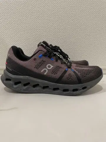 On 트레일 러닝화 그레이/블랙/블루 27.5cm
