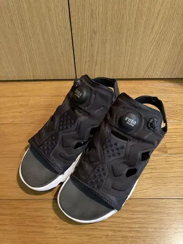 인스타 펌프 퓨리 샌들 블랙 리복 23.0cm