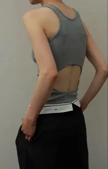 뒤쪽이 열린 아메리칸 소매 리브 탱크톱
