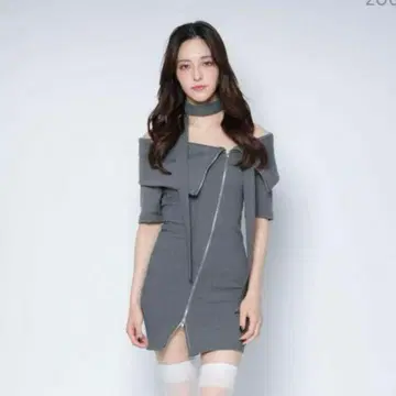 멜트 더 레이디 슬래시 지퍼업 미니 드레스