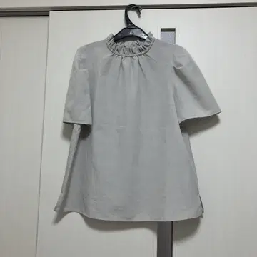 N. Natural Beauty Basic 스탠드 프릴 블라우스