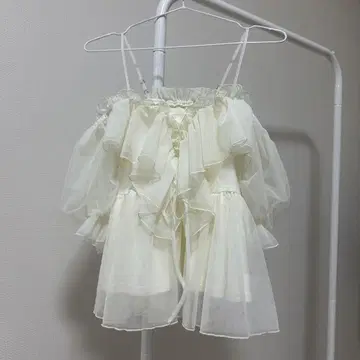 스퀘어 프릴 페플럼 블라우스 dazzlin