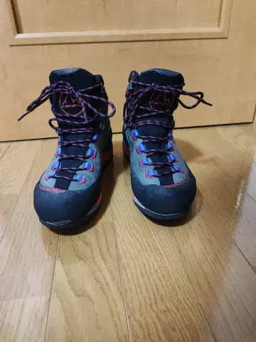 스포르티바 트랑고 테크 가죽 GTX 카본 / 고지